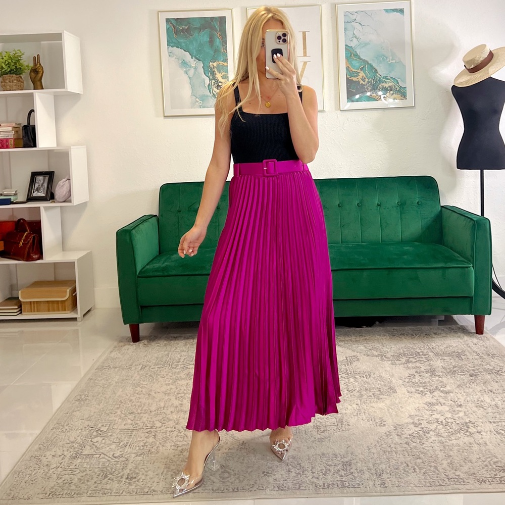 NWT Daniela Satin Pleated Midi Skirt Fuschia - Size Large - Picture 2 of 6